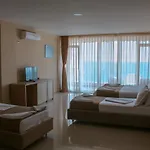 Hotell Frojd - Front