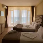 Hotel Gjilani Premium 4*