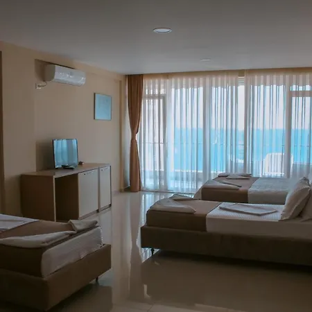 Hotell Frojd - Front