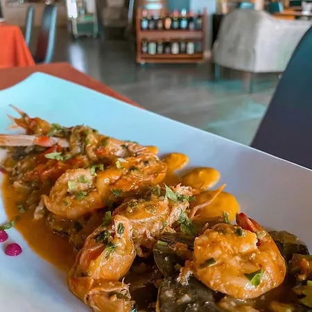 Frojd - Front מלון Shëngjin