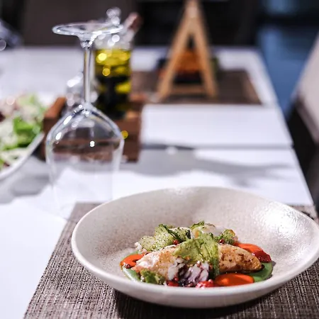 Frojd - Front 4* Shëngjin