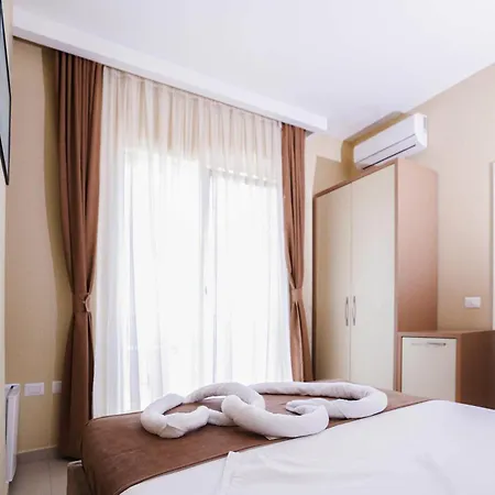 Otel Frojd - Front 4*
