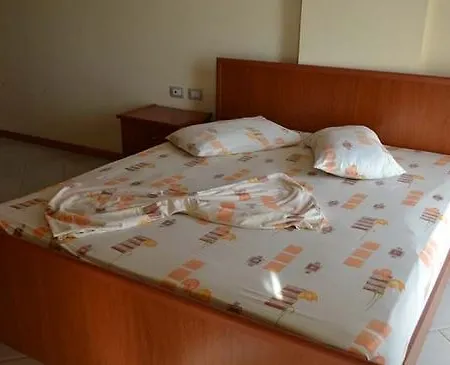 Szálloda Frojd - Front 4*