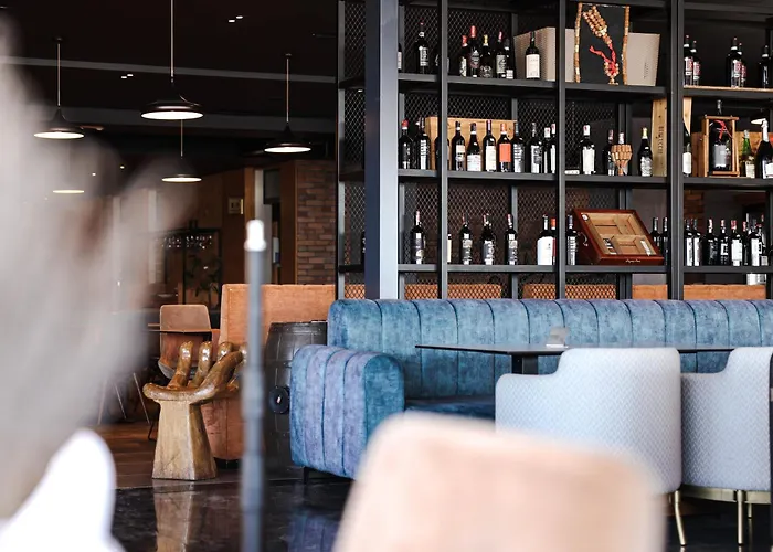Frojd - Front Hotel 4*