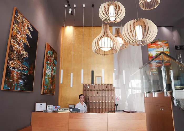 Frojd - Front Hotel 4*