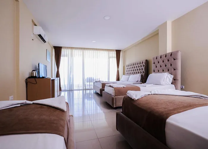 Hotel Frojd - Front 4*