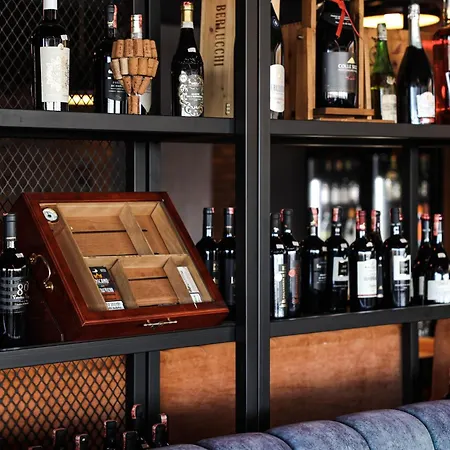 Frojd - Front 酒店 Shëngjin