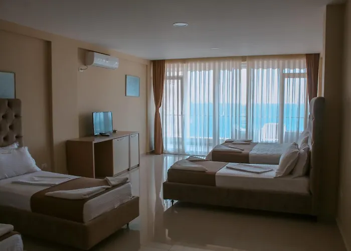 Szálloda Frojd - Front