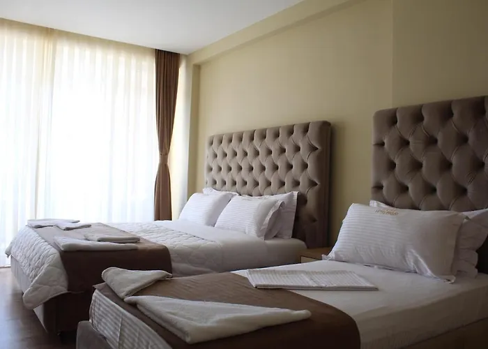 Frojd - Front 酒店 Shëngjin