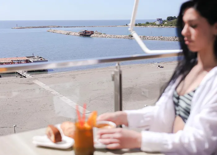 Frojd - Front 酒店