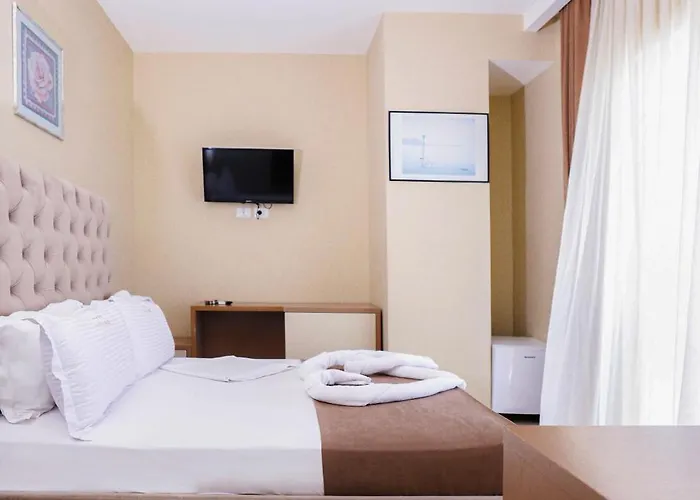 Frojd - Front 酒店