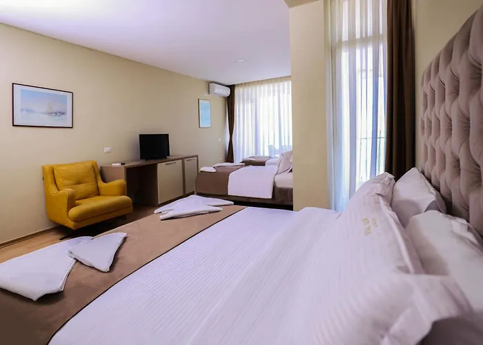 Frojd - Front 酒店 Shëngjin