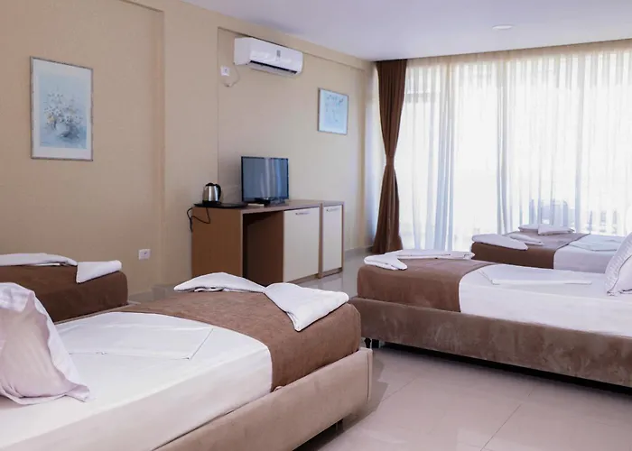 Frojd - Front 酒店 Shëngjin